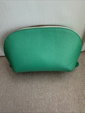 Cuyana Pebbled Leather Cosmetic Pouch in Teal Green